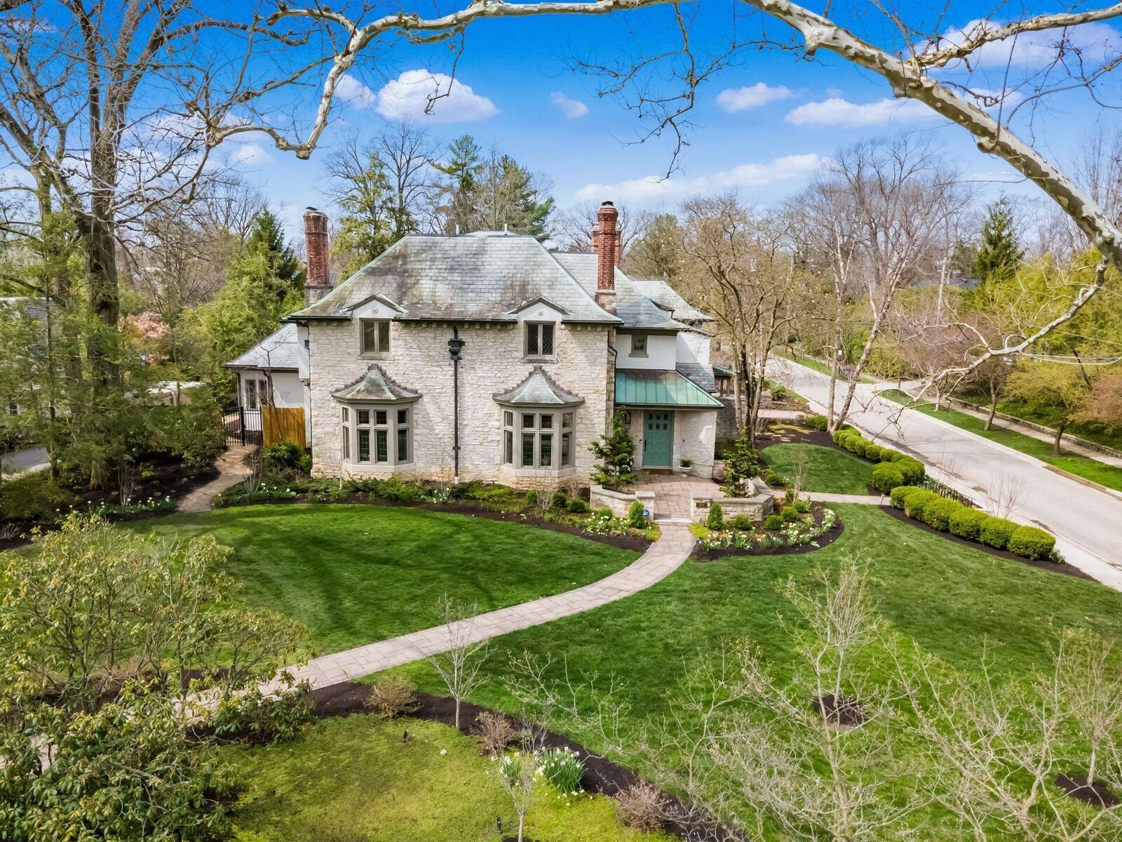 Property Photo: 193 Stanbery Avenue OH 43209