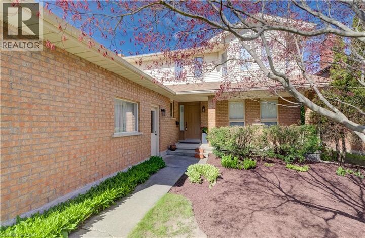 Property Photo:  594 Hunters Place  ON N2K 3L3 