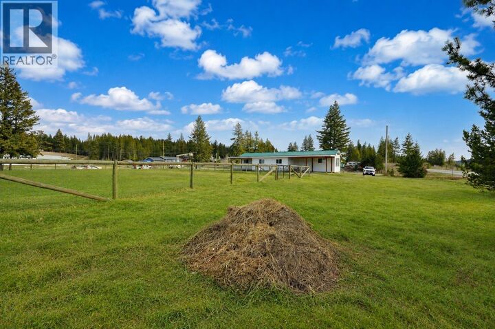 Property Photo: 3238 Hinsche Road BC V0K 2G0