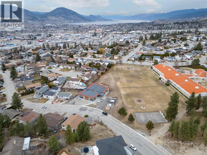 Property Photo:  604 Balsam Avenue  BC V2A 0B5 