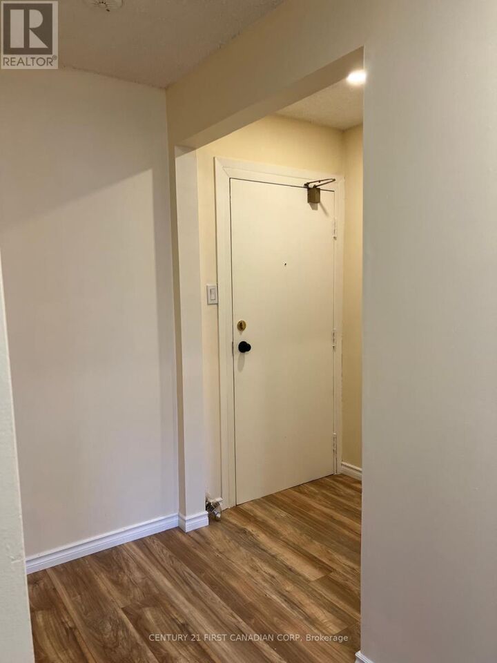 Property Photo: 1096 Jalna Boulevard ON N6E 3B8