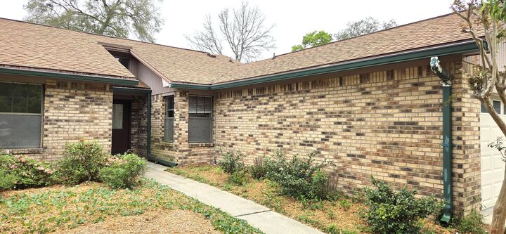 Property Photo: 236 Karen Court FL 32578