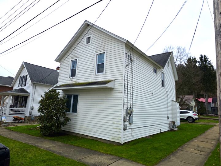 Property Photo:  301 Bank Street  PA 16354 