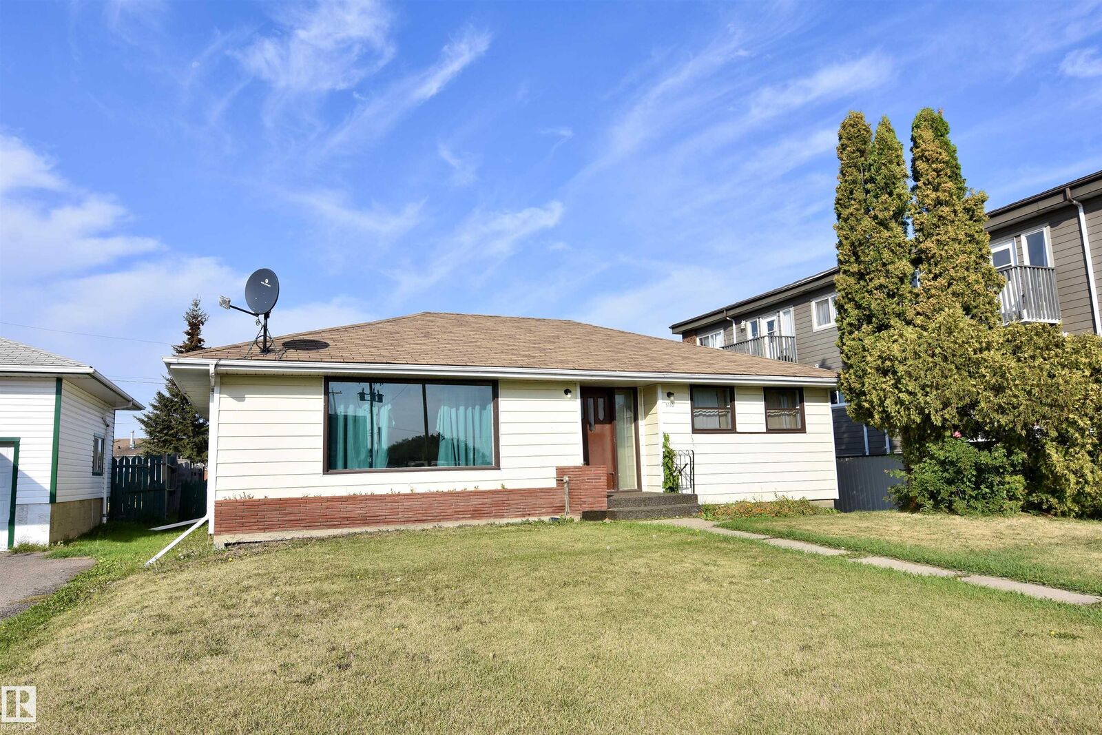 Property Photo:  5110 50 Street  AB T0A 3A1 