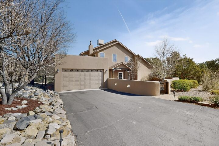 Property Photo: 9 White Stallion Court NM 87015