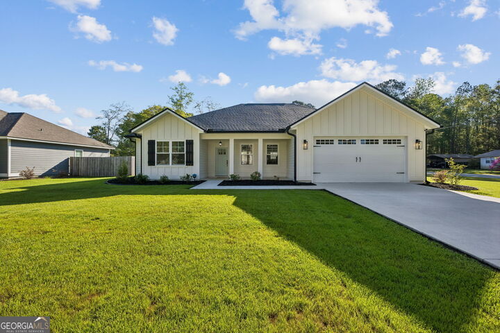 Property Photo:  785 S May Street  GA 31548 