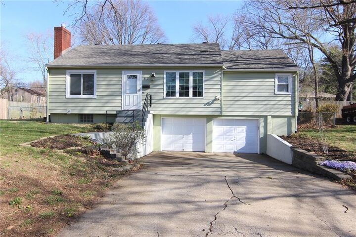 Property Photo: 310 W 98th Street MO 64114