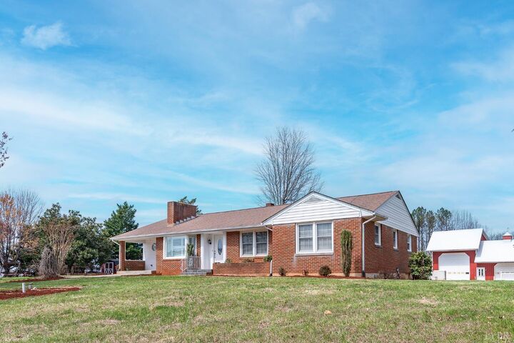 Property Photo:  1128 Snead Circle  VA 24523 