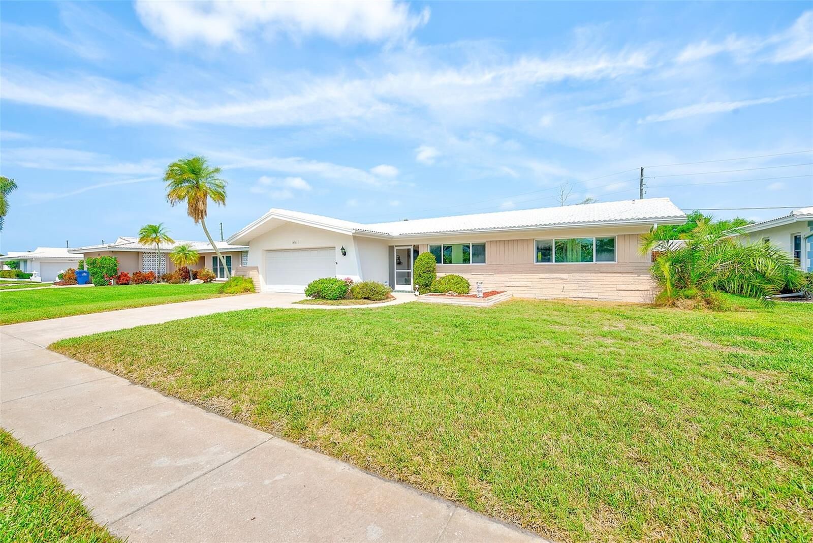 Property Photo:  14901 Sovereign Drive  FL 33774 