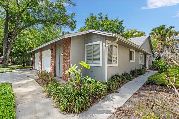 Property Photo:  623 Red Oak Circle 121  FL 32701 