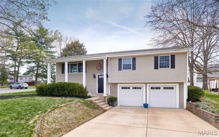 Property Photo:  11900 Grant Place  MO 63131 