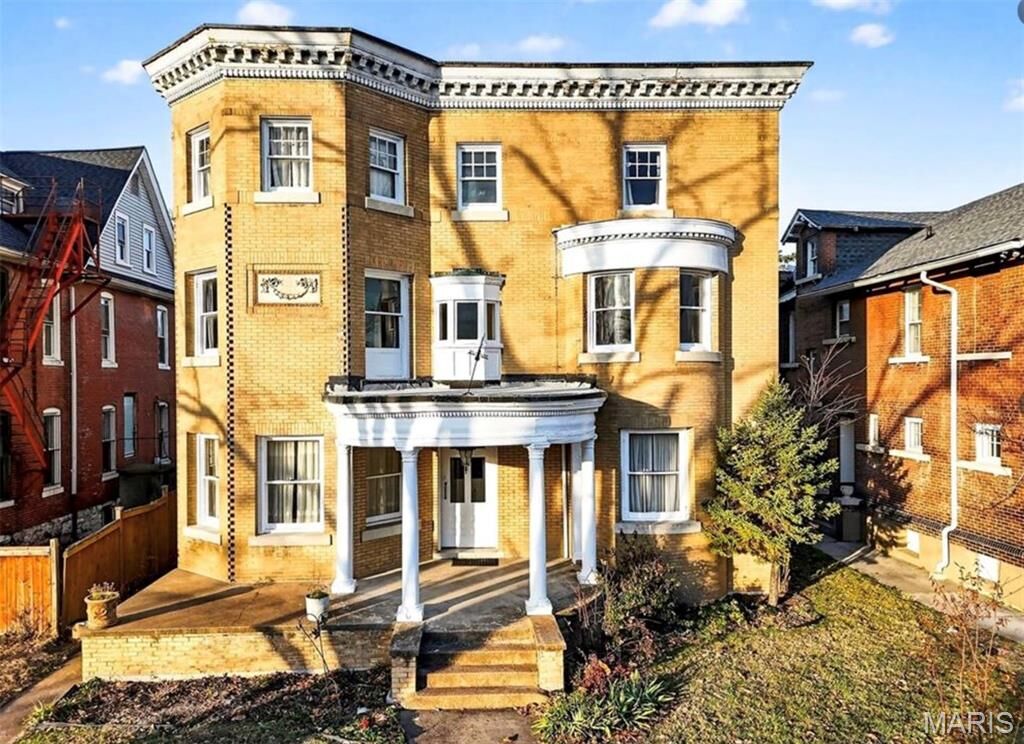 Property Photo: 5103 Waterman Boulevard MO 63108