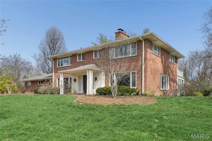 Property Photo: 62 Briarcliff MO 63124