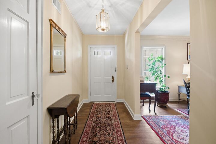 Property Photo:  270 E Cherry Cir  TN 38117 