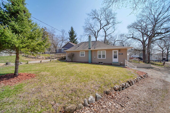 Property Photo:  103 Cove Street  MI 49203 