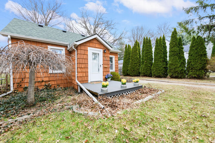 Property Photo:  664 Riverbank Street  MI 48192 