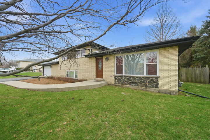 Property Photo:  20W309 S Frontage Road  IL 60439 