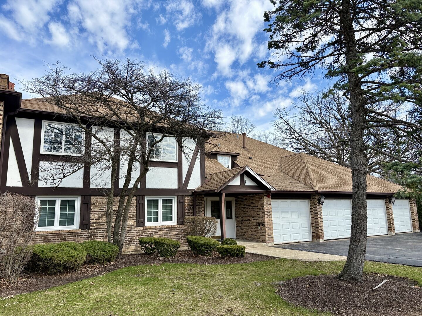 Property Photo:  5806A Wolf Road 4  IL 60558 