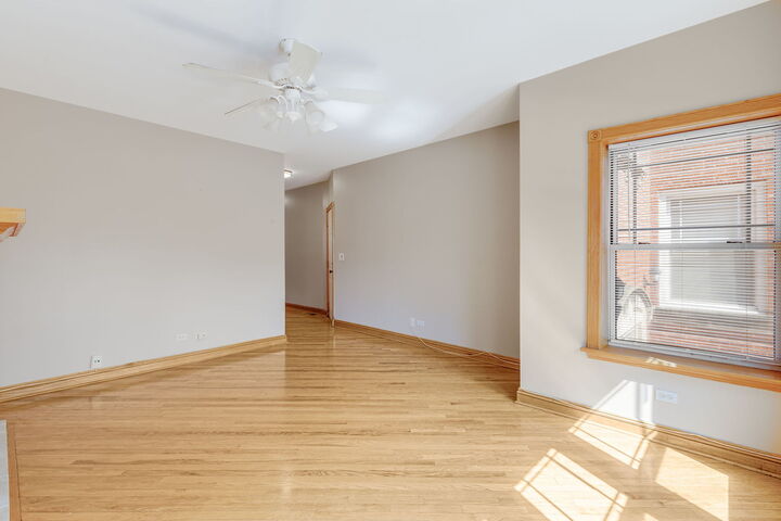 Property Photo:  931 Brummel Street 103  IL 60202 