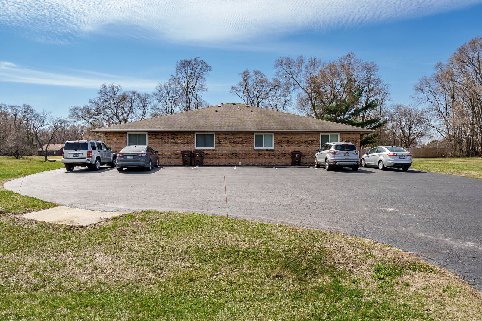 Property Photo:  