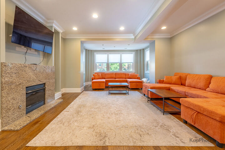 Property Photo:  3639 N Troy Street 2  IL 60618 