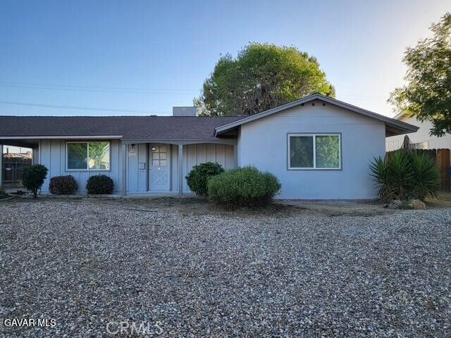 Property Photo:  325 Oak Fair  CA 93309 