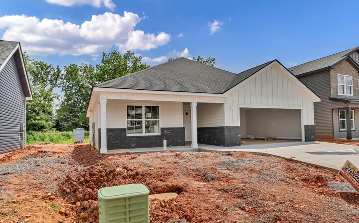 Property Photo: 2677 Brewster Dr TN 37042