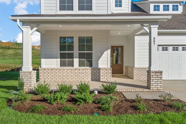 Property Photo:  887 Bur Oak Ct  TN 37043 