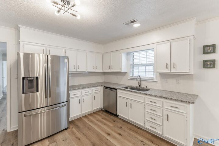 Property Photo:  2201 Auburn Drive SW  AL 35603 