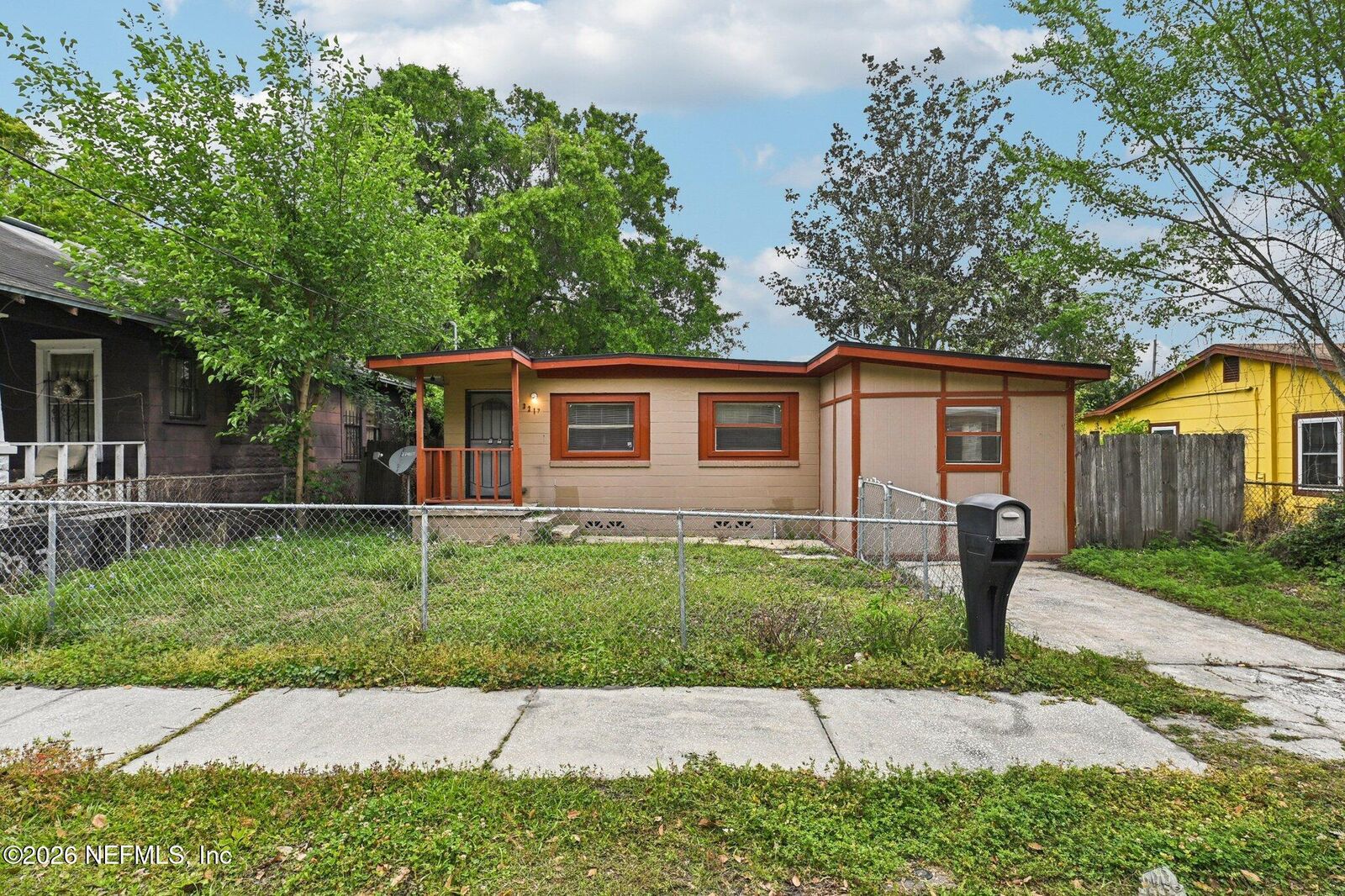 Property Photo: 3219 Thomas Street FL 32254