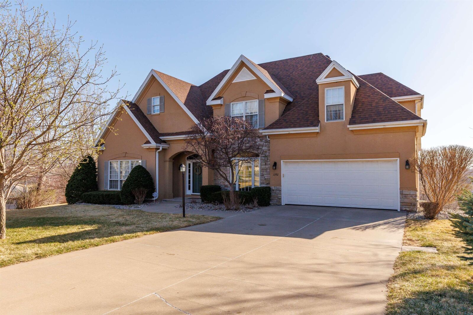 Property Photo:  1392 Fox Ridge Trail  IA 51104 