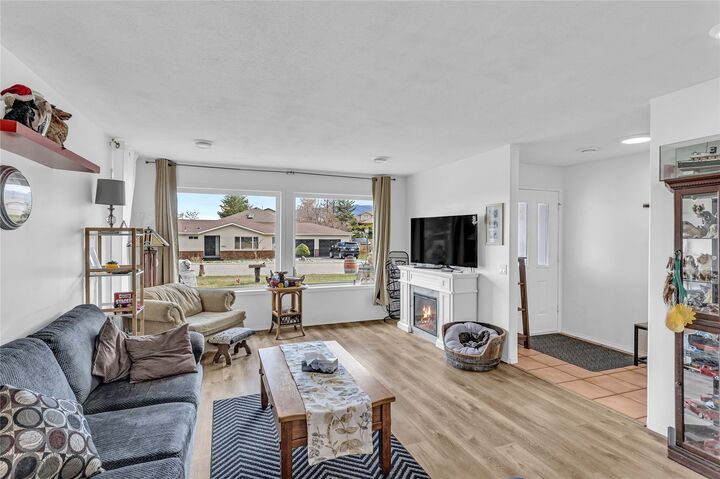 Property Photo:  6034 Garraway Place  BC V0H 1X4 