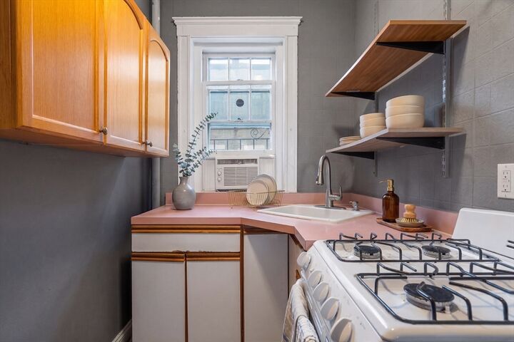 Property Photo:  1572 Commonwealth Ave 8  MA 02135 