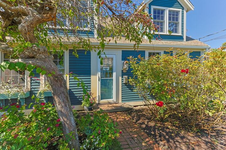 Property Photo:  28 Commercial Street 2  MA 02657 