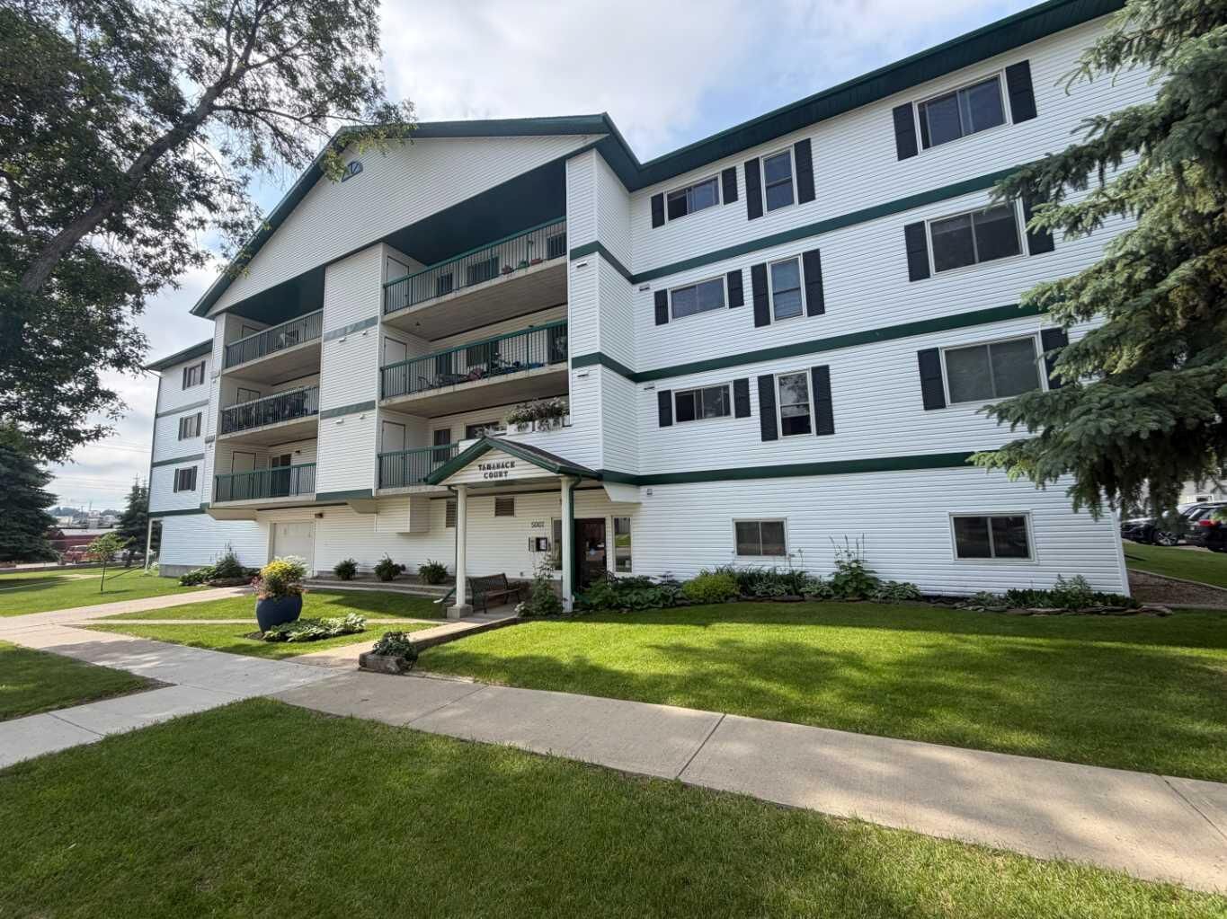 Property Photo: 5007 52 Avenue #206 AB T4J 1S3