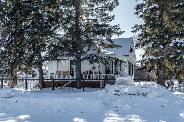 Property Photo: 5037 52 Street AB T0B 1A0