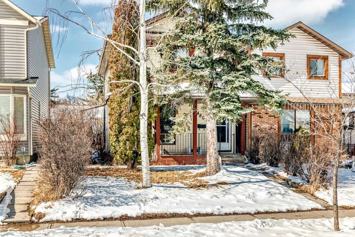 Property Photo:  4809 60 Street NE  AB T1Y 3B8 