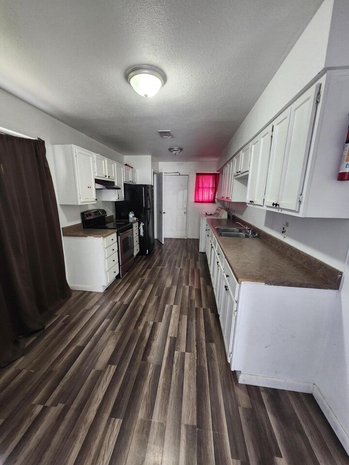 Property Photo:  1100 Westwood  LA 71446 