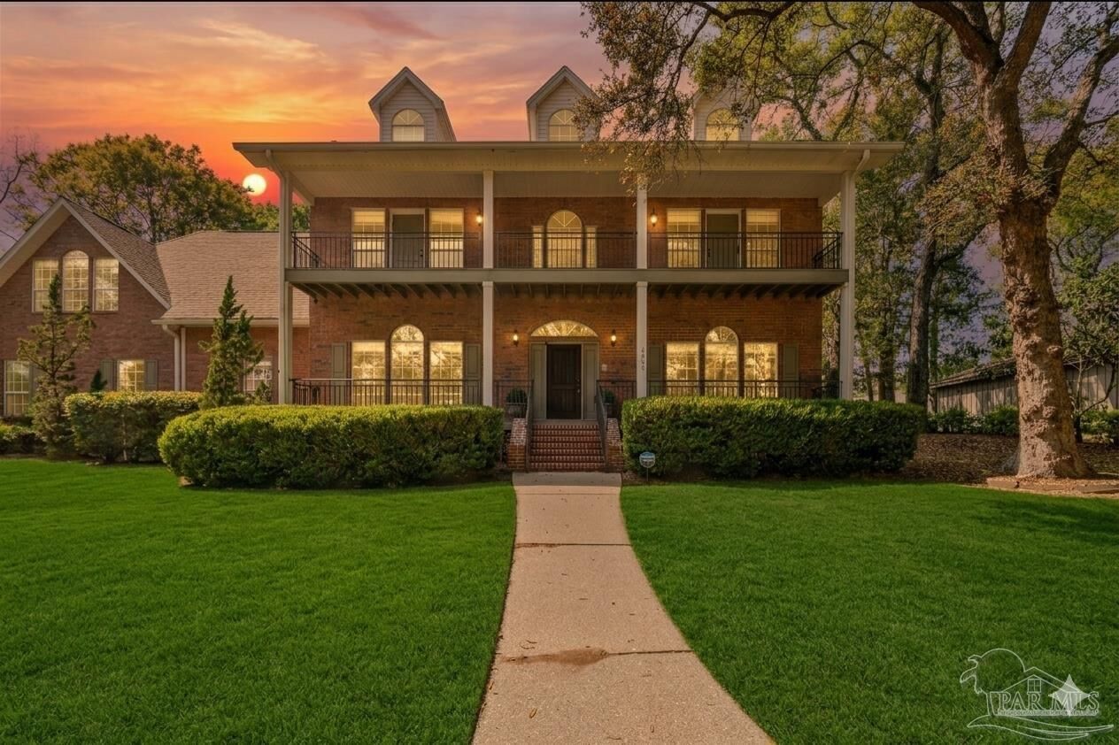 Property Photo:  4605 Avenida Marina  FL 32504 