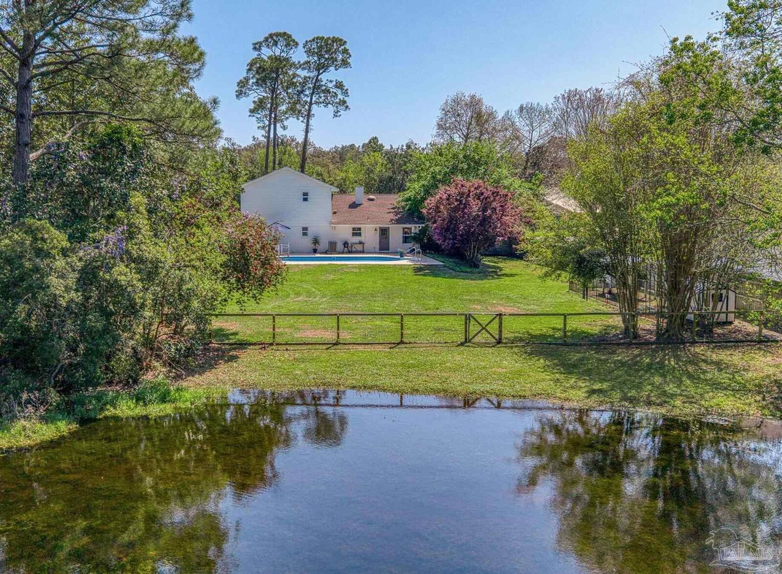 Property Photo: 2828 Clearlake Pl FL 32563