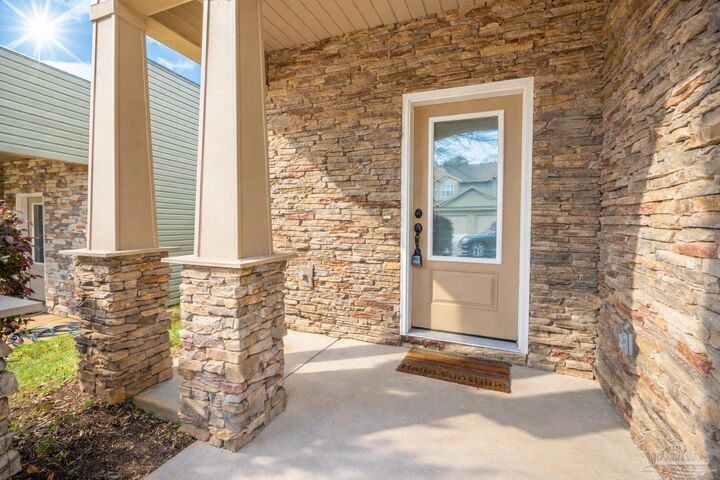 Property Photo: 1733 Sound Haven Ct FL 32566
