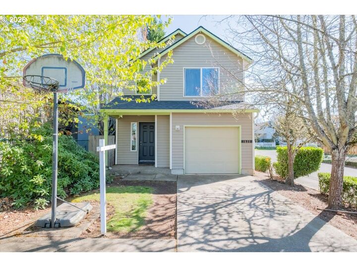 Property Photo:  1825 SW Easy St  OR 97333 
