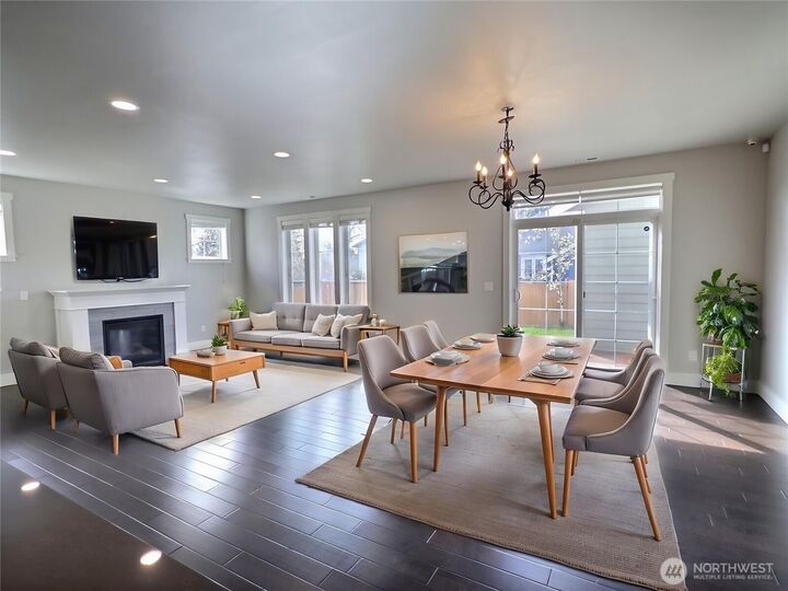 Property Photo:  745 N 101st Street  WA 98133 