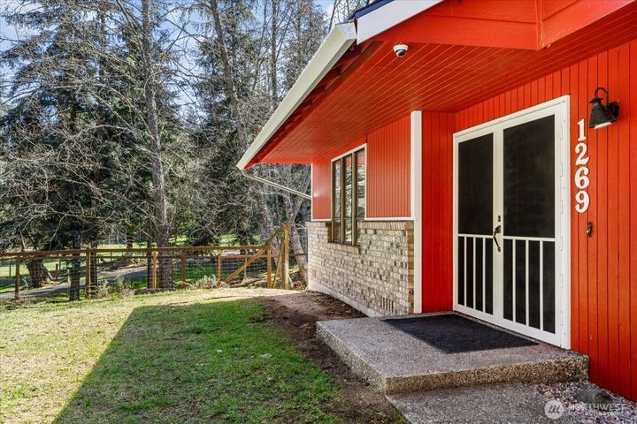 Property Photo: 1269 Silver Lake Road WA 98277