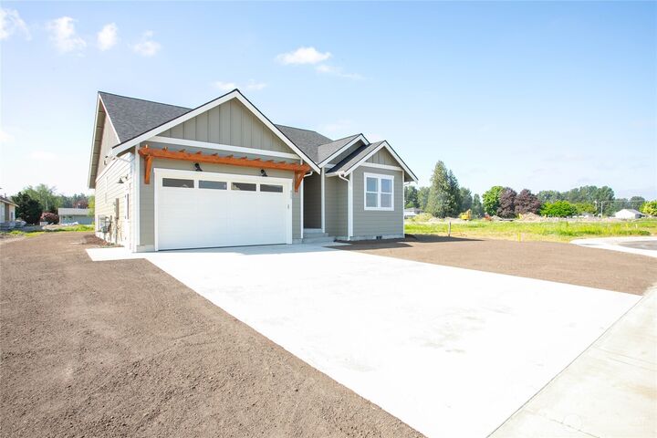 Property Photo: 405 W 4th Street WA 98247