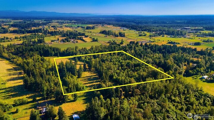 Property Photo:  39540  188th Street SE  WA 98022 