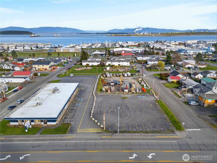 Property Photo:  2821  Commercial Avenue  WA 98221 
