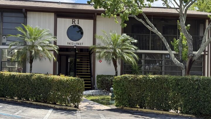 Property Photo: 9419 S Belfort Circle Unit 9419 FL 33321