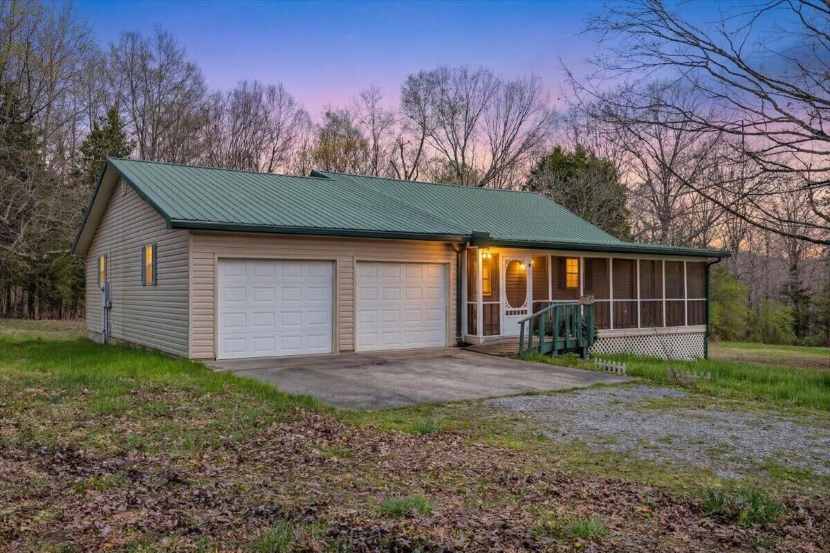 Property Photo:  251 Carter Lane  TN 37322 