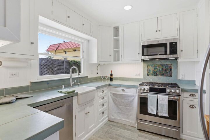 Property Photo:  119 Kennan Street  CA 95060 